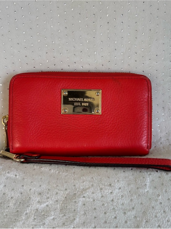 Michael Kors Handbags - Michael Kors Red Pebbled Leather Wristlet with Gold Plaque